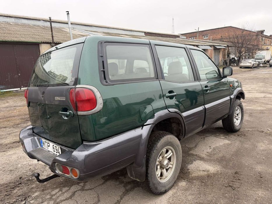 Nissan Terrano 2001рік 2,7дизель повний привід 4х4