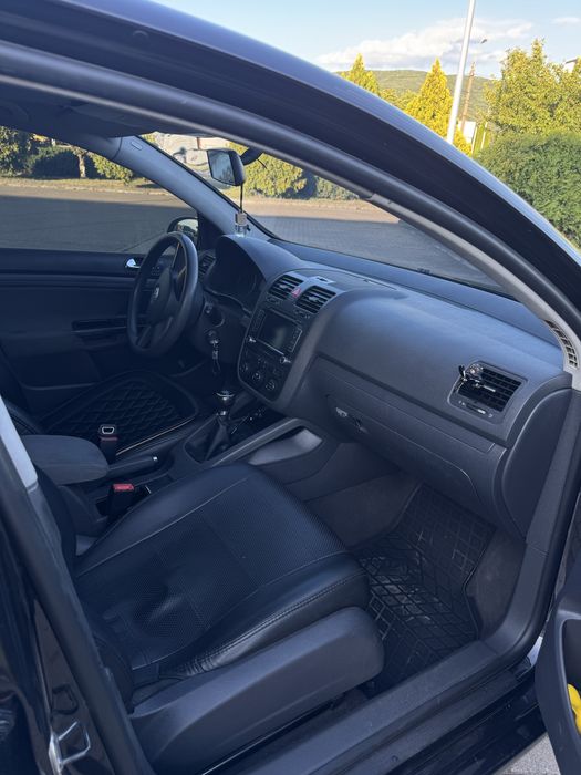 Volkswagen golf 5 (2004р)