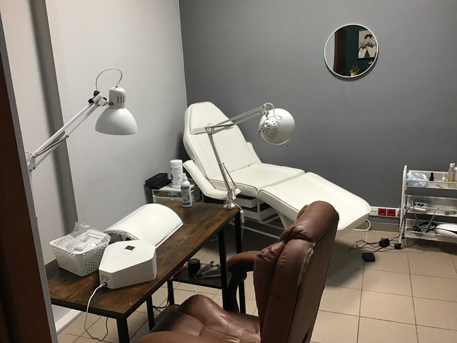 Wynajmę gabinet kosmetyka, rzęsy, manicure, masaż, tatuaż