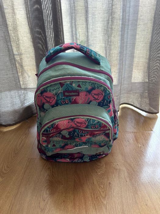 Mochila, base com rodas e estojo