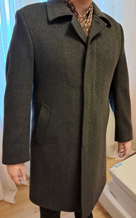 Пальто тепле, темне-сіре