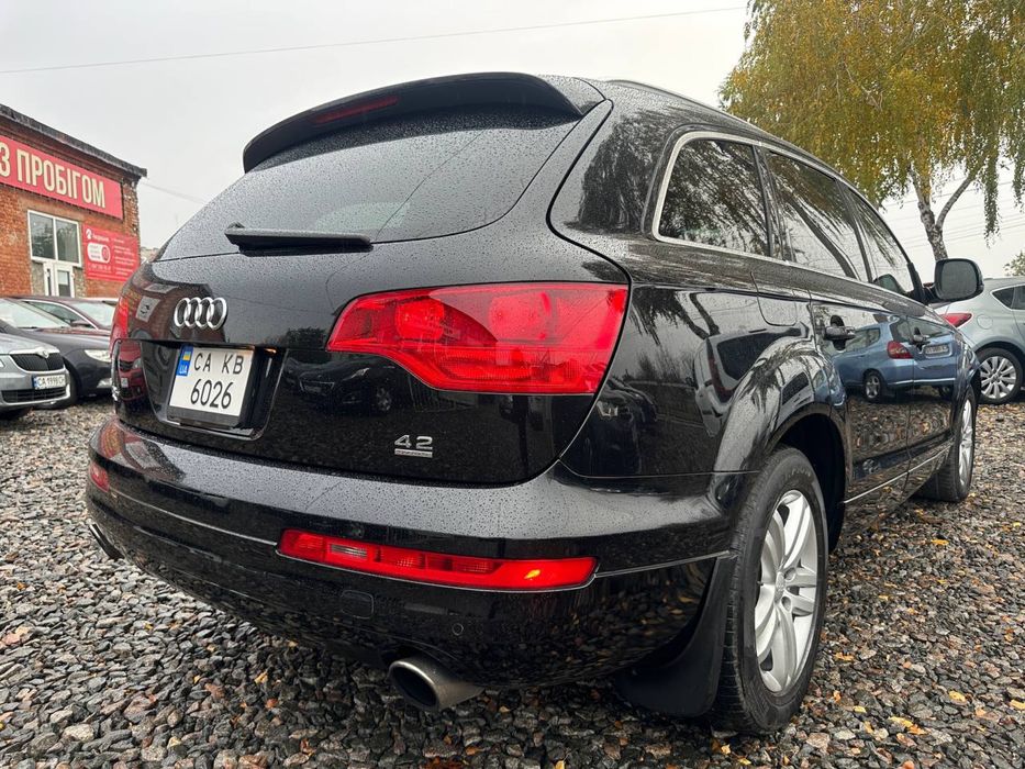 В продажі Audi Q7