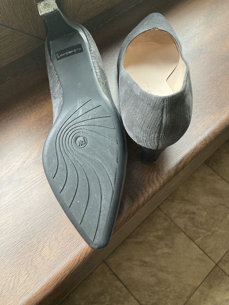 Piękne buty drogiej marki Peter Kaiser