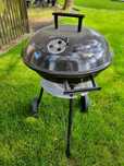 Grill okrągły na kółkach
