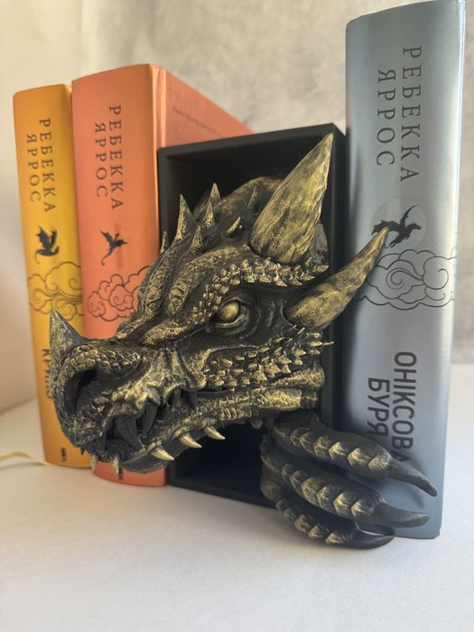 Підставка для книг, Book nook, Четверте крило, Залізне полумʼя, Дракон