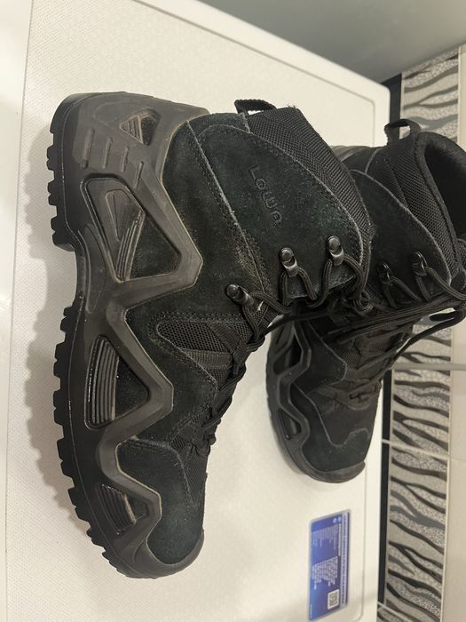 Продам зимові черевики Lowa