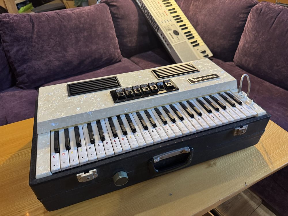 Harmonia Harmona Klingenthal elektryczny akordeon w klawiszowej formie