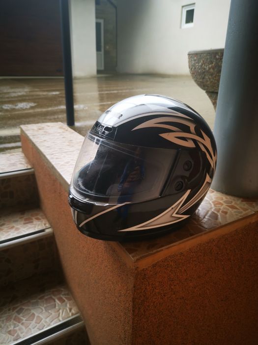 Шоломи продам недорого