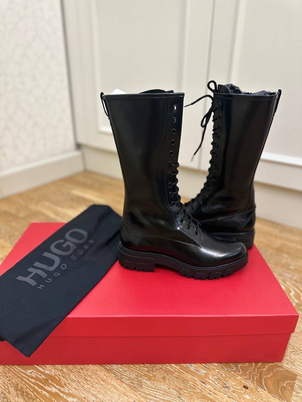 Нові жіночі шкіряні ботинки HUGO BOSS Axel Mid Boot-A, розмір 38