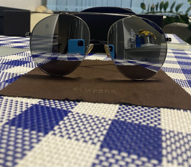 Продам солнцезащитные очки Tom Ford оригинал