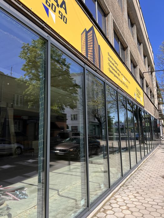 Продаж комерційного приміщення центр 2150 кв.м