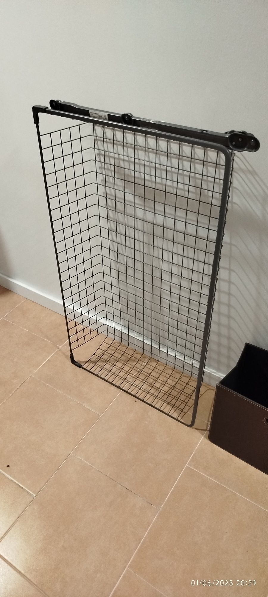 Cesto de rede para roupeiro ikea