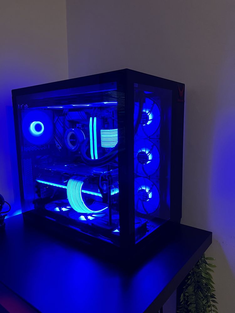 PC GAMER - 7700X + RX 7900 XTX