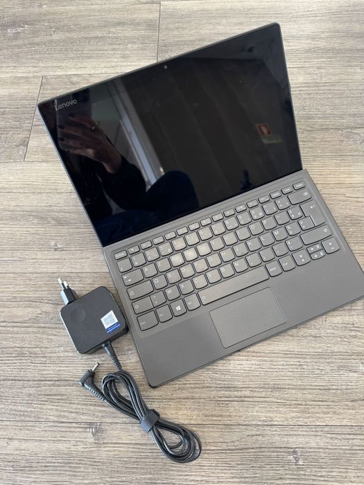 Portatil Lenovo MIIX 520-12IKB