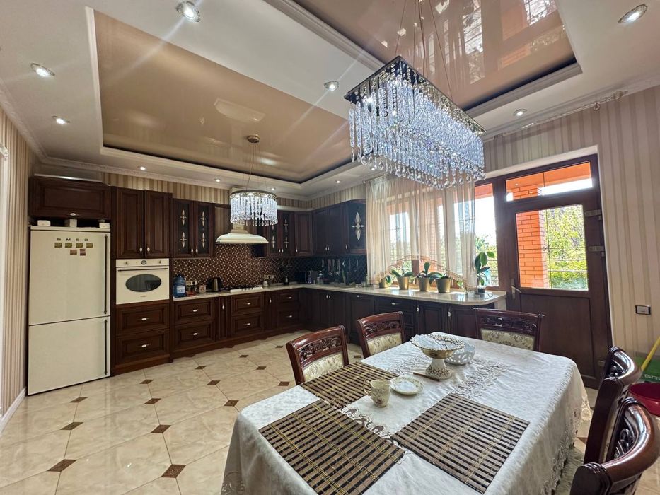 В продаже капитальный дом !