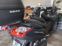 Mota SYM 600 de garagem