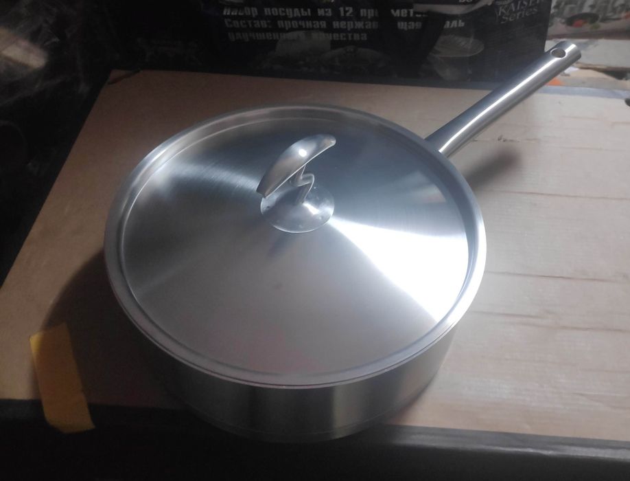 Wysokiej jakości patelnia stalowa 24 cm x7 cm