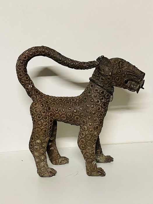 Leopardo - Bronze africano -Antigo Reino de Benin - Nigéria - 35cm
