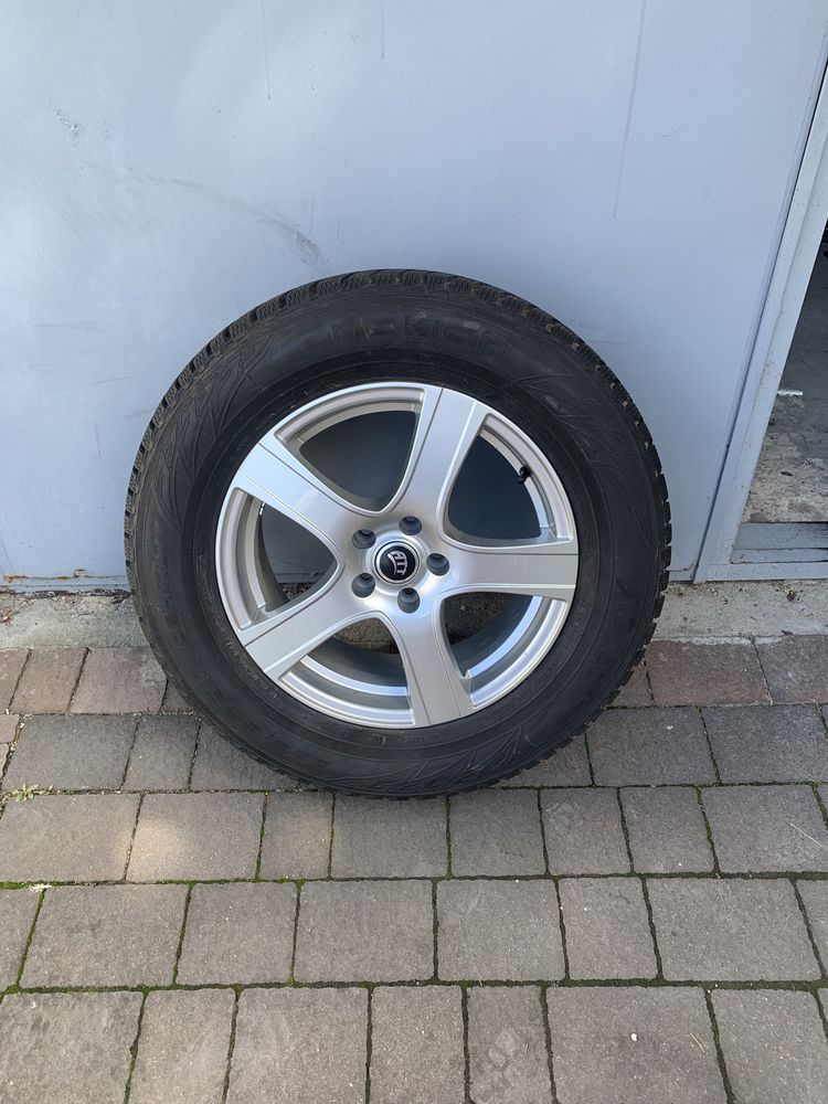 Koło Nokian 235/65 R 17 + felga ALU ATT od Volvo XC 90