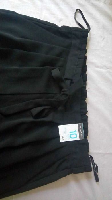 Брюки чинос  Primark Новые на резинке р 10