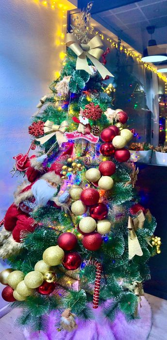 Linda Árvore de Natal com enfeites