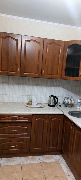 Здається 2х кімнатна в дружньому будинку на вул. Ахматовой