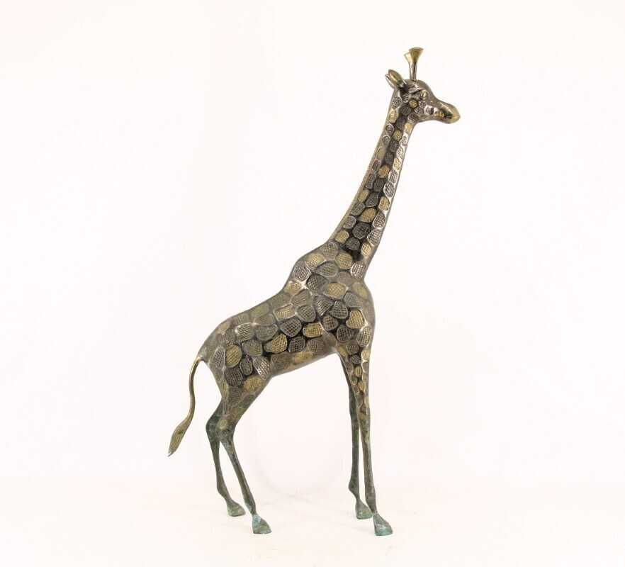 Girafa, Escultura com decoração relevada. Dim: 56 cm (altura)
