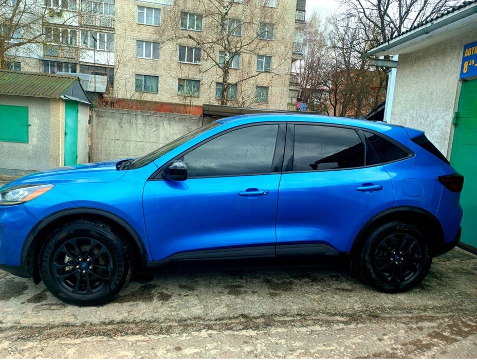Продаю Ford Escape hybrid 2020 2.5