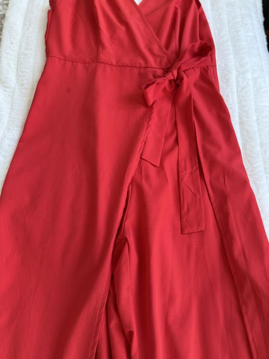 Macacão com rachas nas pernas tamanho L