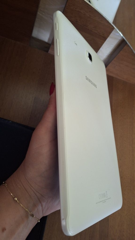 Планшет Samsung  б/у