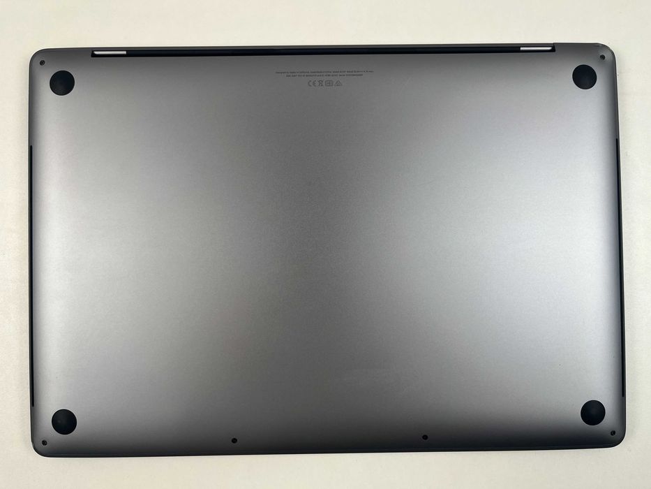 Ноутбук Apple Macbook Pro 16 A2141 2019 i9 64GB Pro 5500M 8GB 1TB SSD