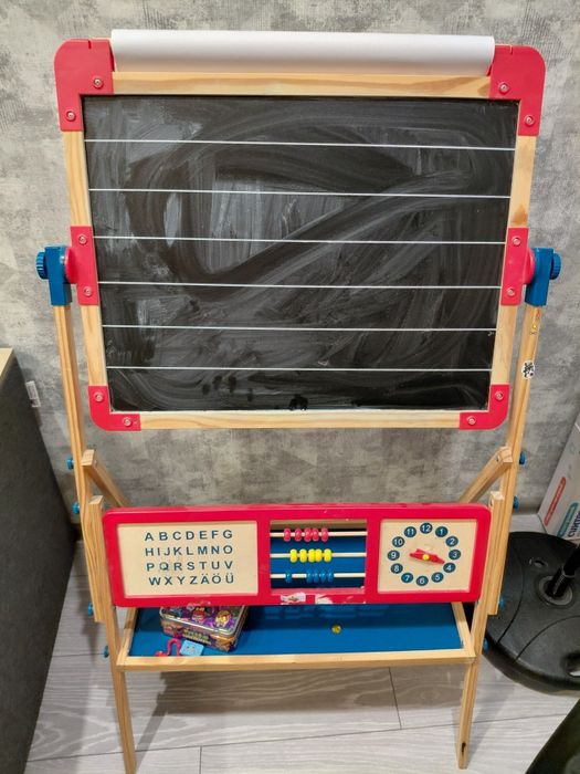 Дитячий мольберт