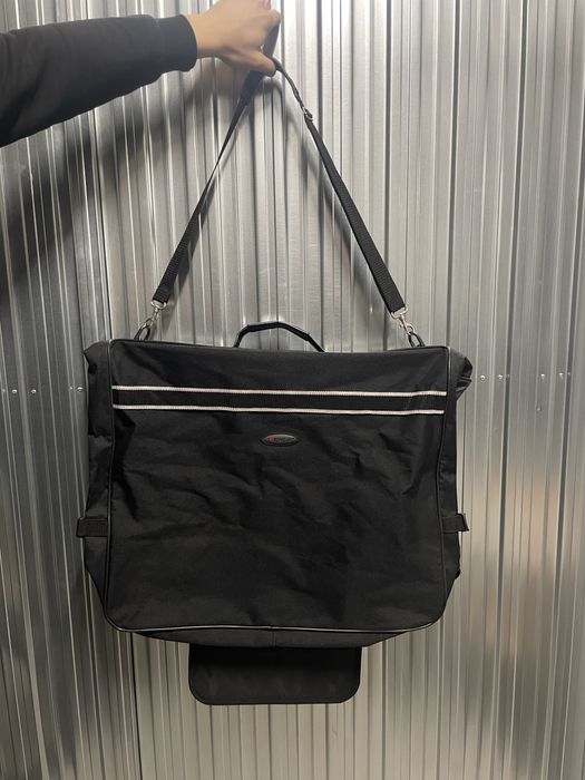 Czarna torba na garnitur pokrowiec podróżna na koszulę składana