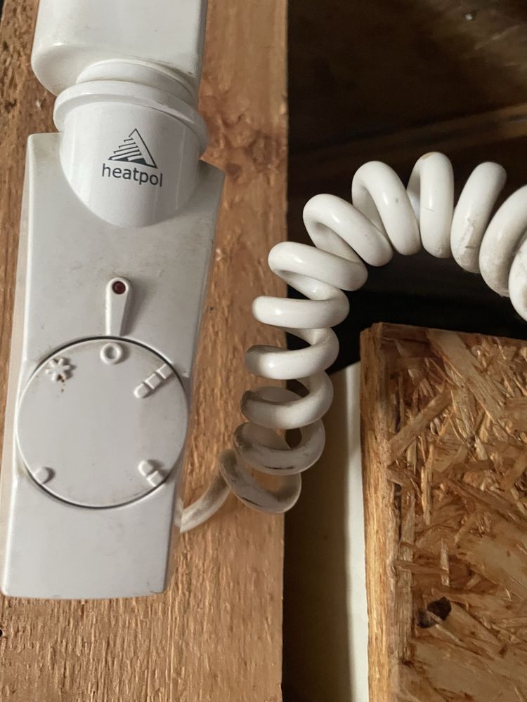 Grzejnik łazienkowy Gorgiel + grzałka 600 W