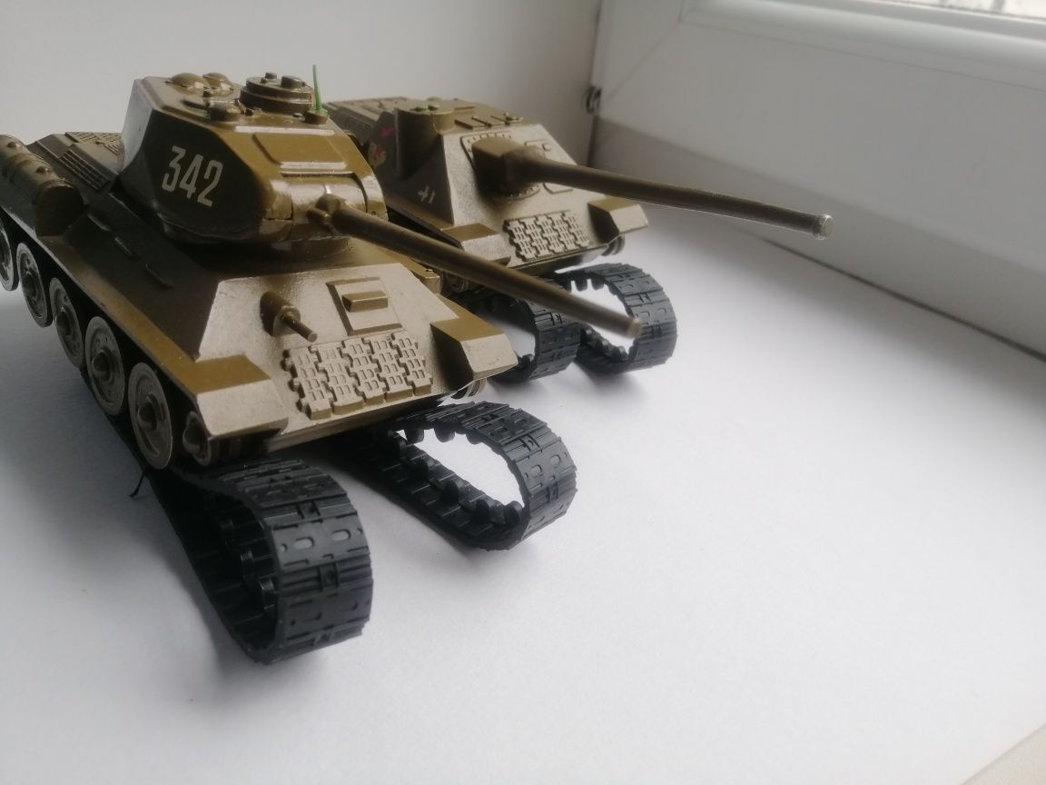 Гусениці гумові на моделі танка Т-34,СУ-100, . в масштабі 1:43
