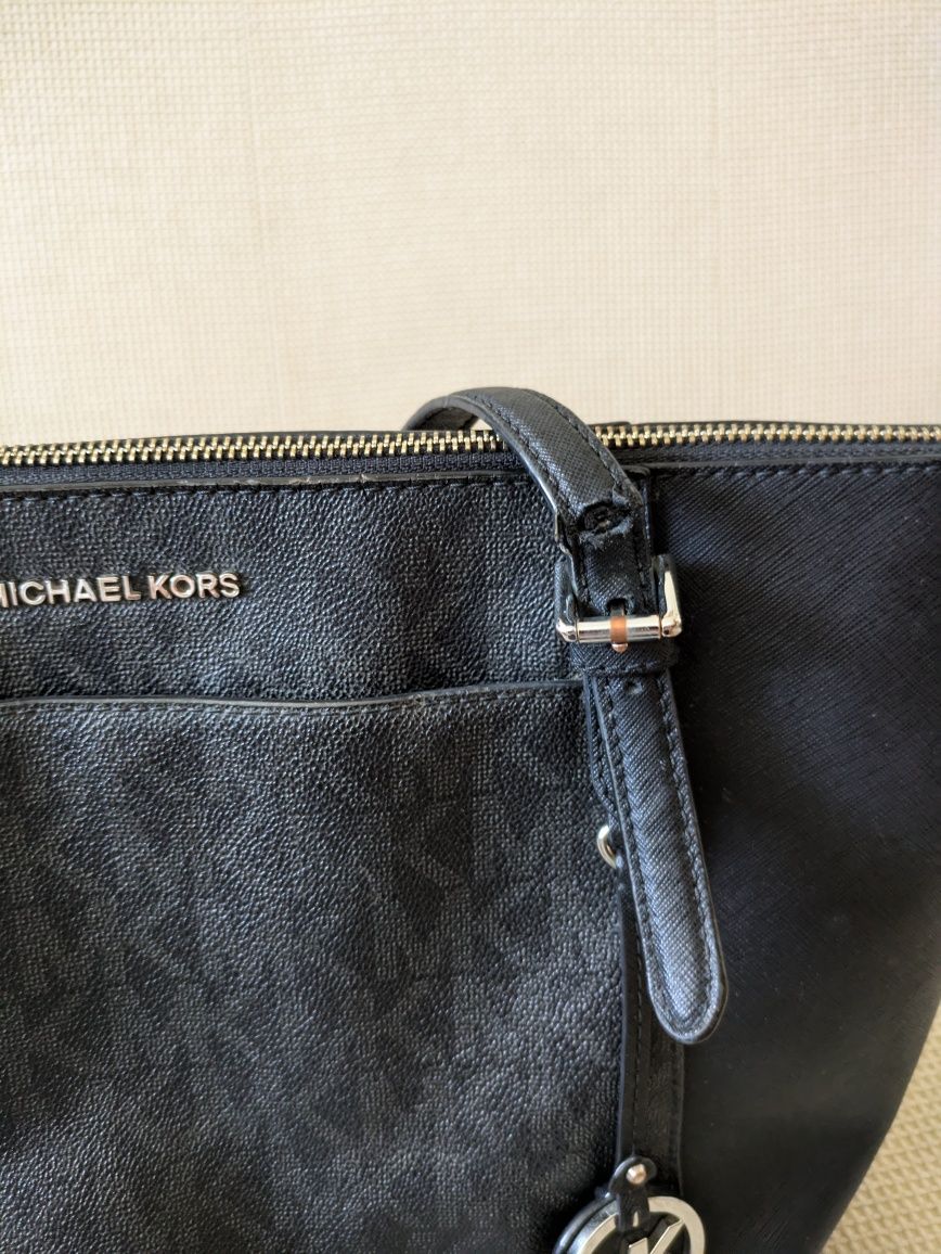 Torebka chopper Michael Kors z usztywnianym dnem