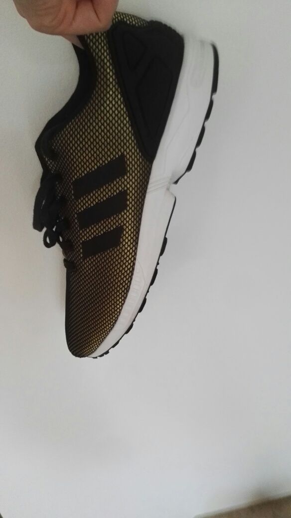 Unikatowe Buty Adidas ZX Flux złote