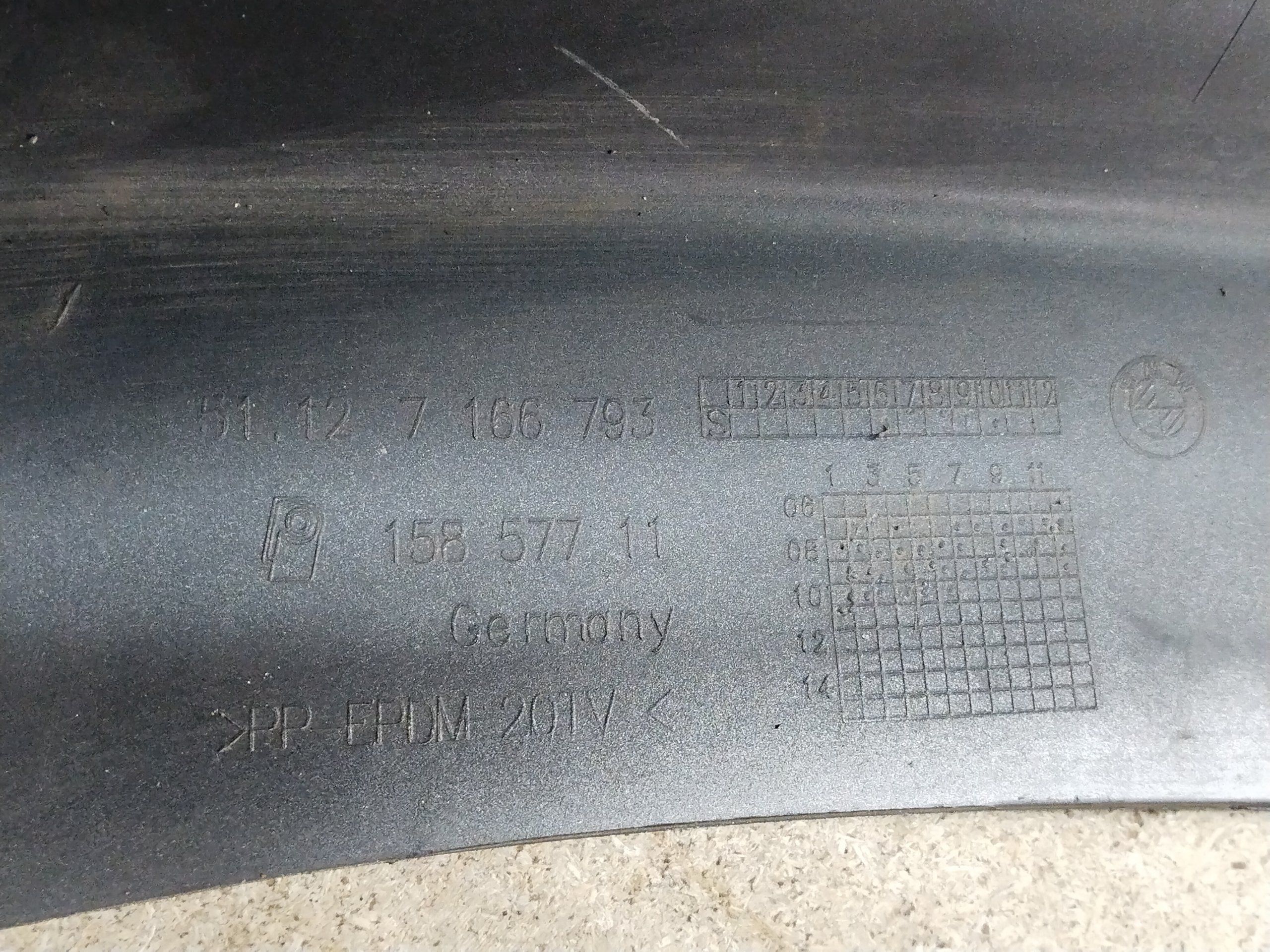 BMW 1 E82 E88 2007-2011 до рестайлинга бампер задний 51127166793