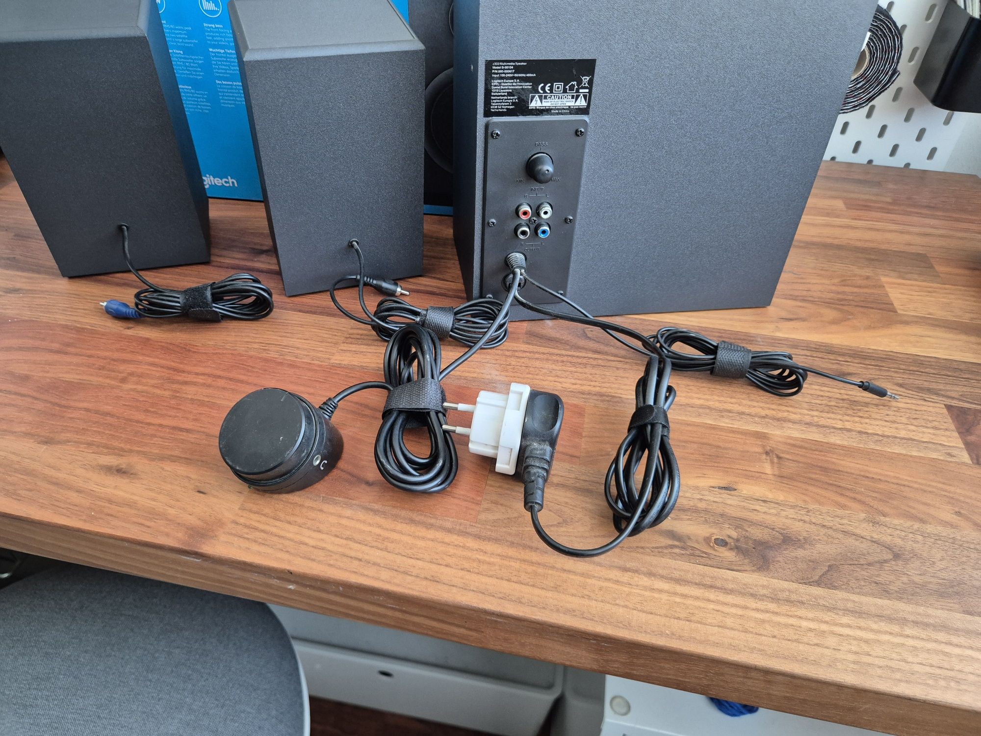 Logitech Z333 Colunas