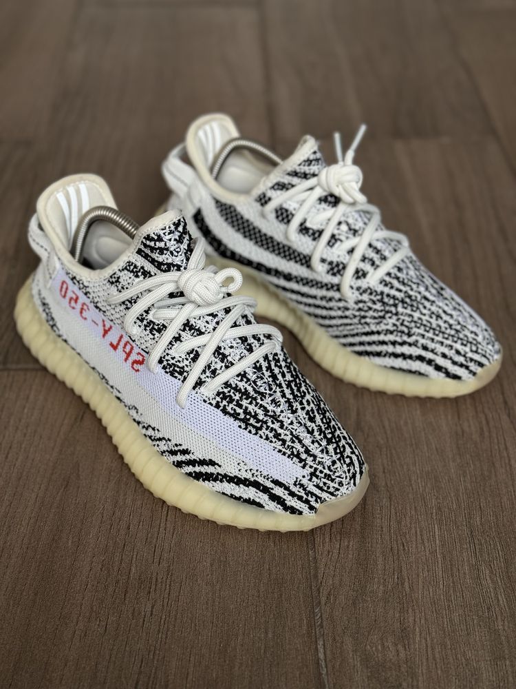 Кроссовки Adidas Yeezy Boost 350 V2 Zebra CP9654