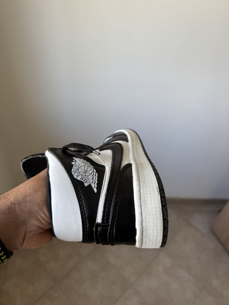 Tenis bota ,pouco uso tamanho 40