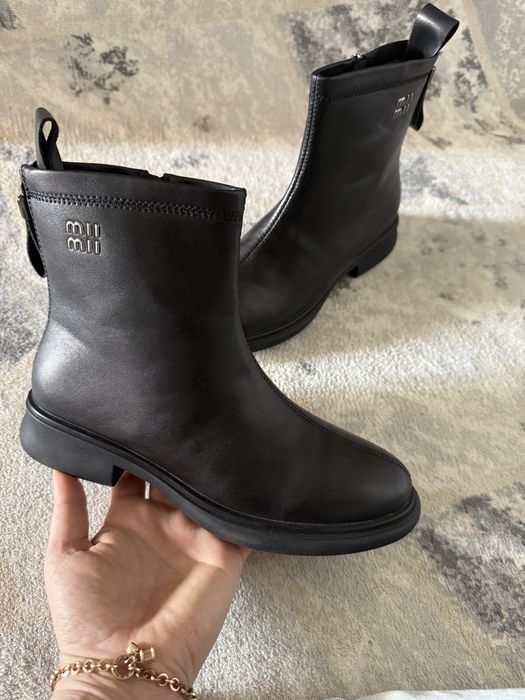 Жіночі шкіряні демісезонні черевики челсі