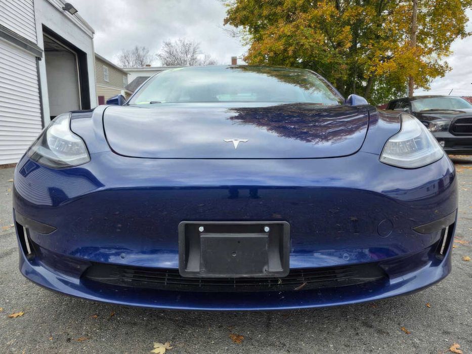 Tesla Model 3 Long Range      2019