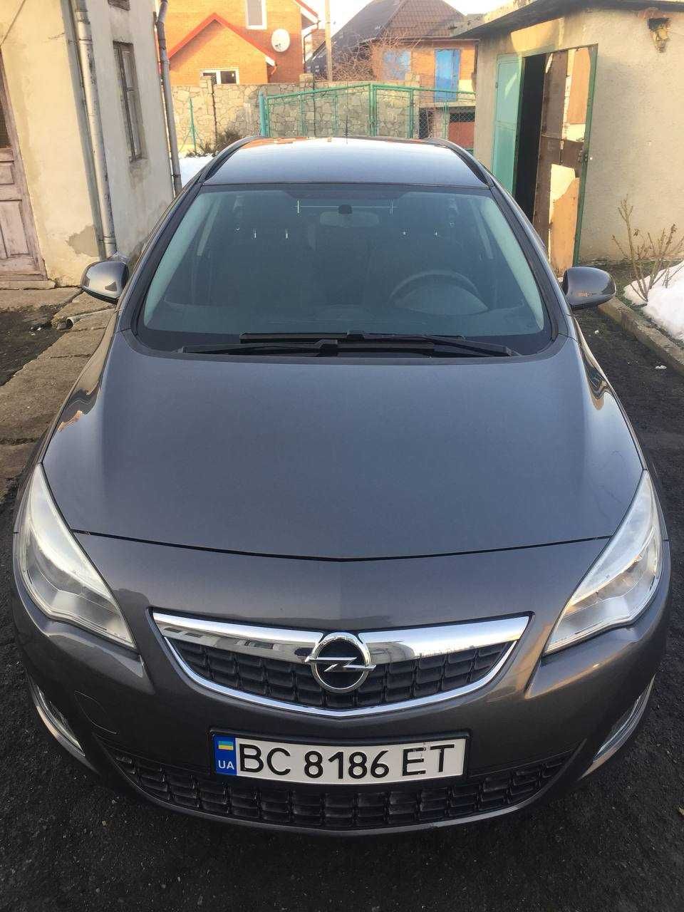 Opel astra j 2012