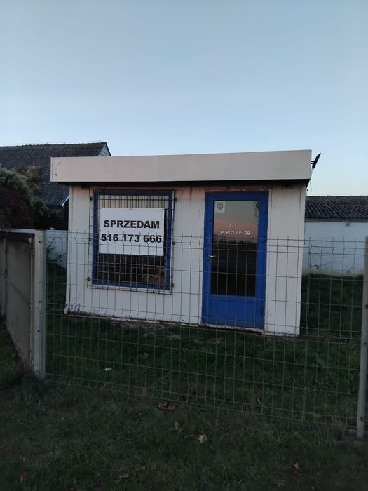 Pawilon handlowy z płyty obornickiej, gotowy do użytku