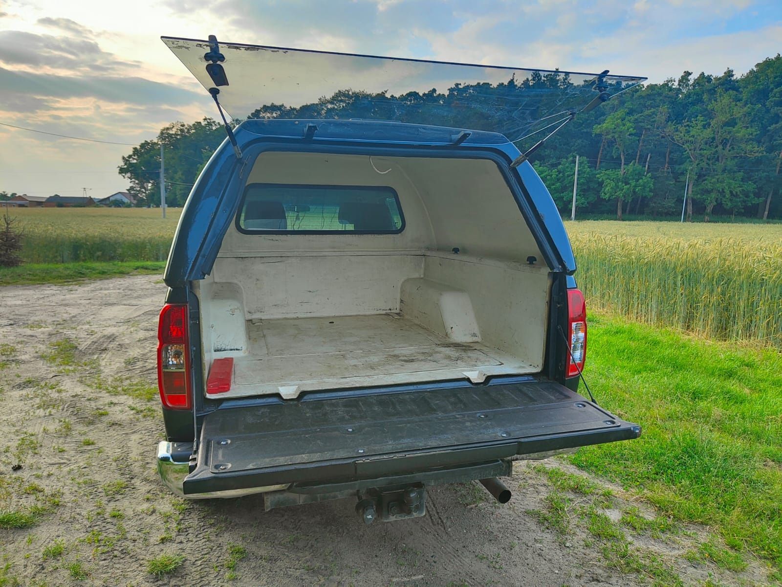 Nissan Navara long