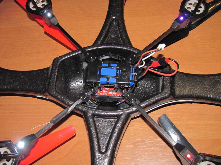 Квадрокоптер большой дрон Cyclone с пультом и зарядкой