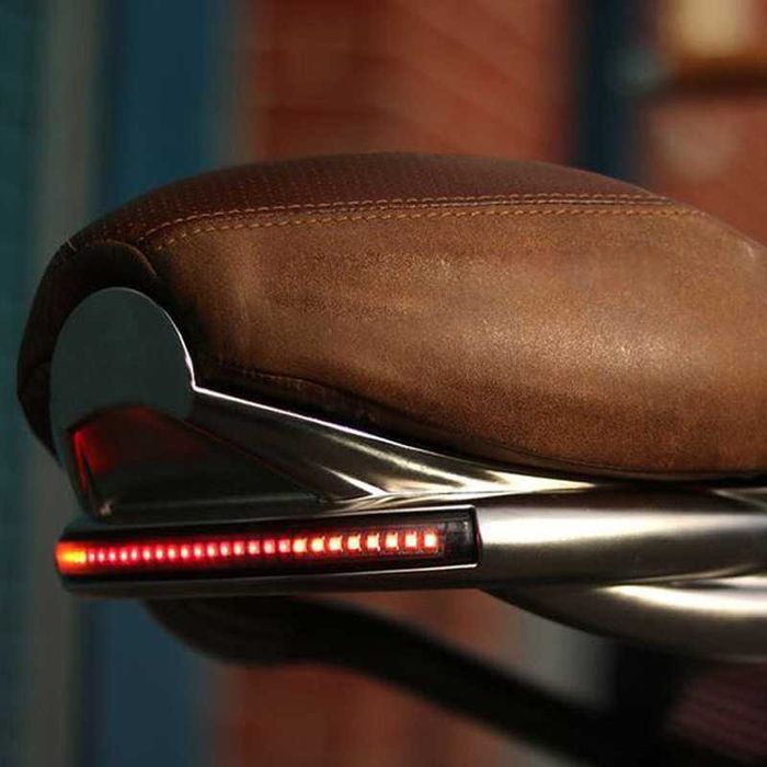 Barra LED com piscas, presença e travão para moto (NOVO)