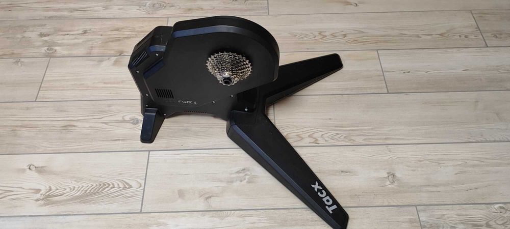 Trenażer tacx flux s 2900, trening, rower, triathlon