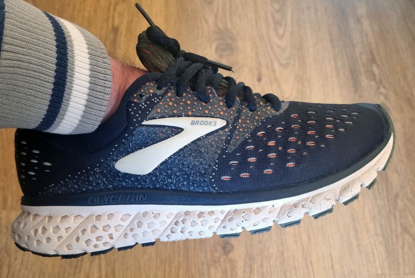 Кросівки Brooks 42р. 26.5 см